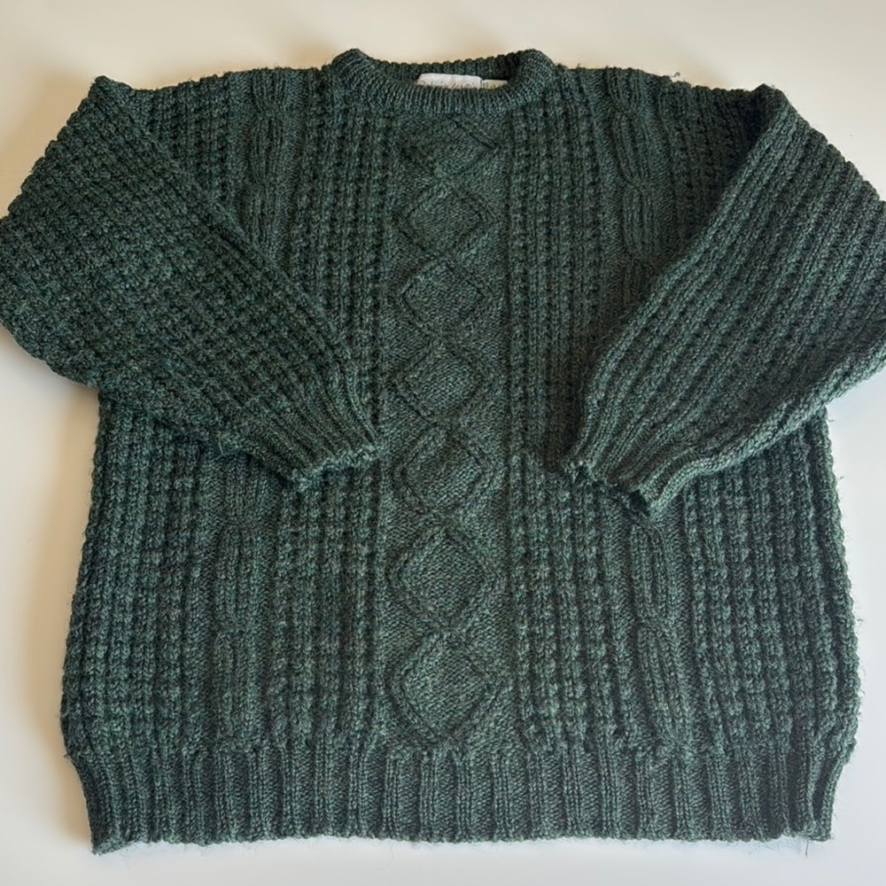 Vintage Patrick Malin Irish cable knit 🧶 Cozy Green Sweater